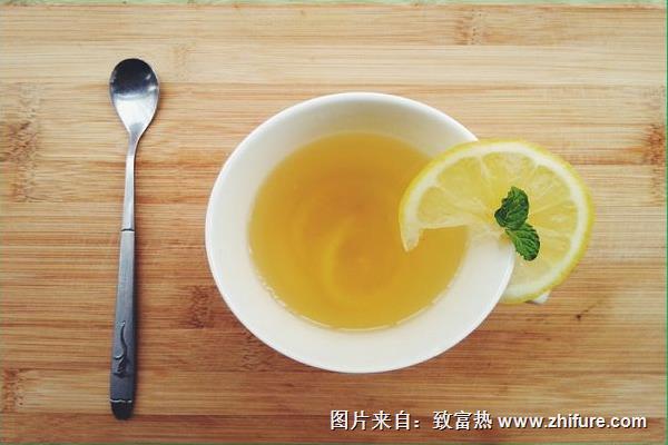 哺乳期能喝柠檬蜂蜜水吗